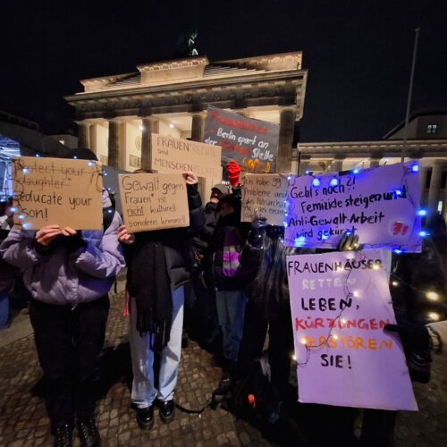 Mehrere Plakate von BFN